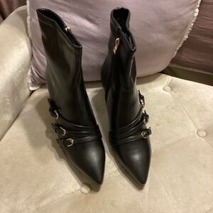 Women's Black Pointed-Toe Ankle Boots with Buckle Straps